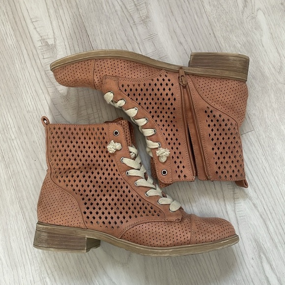 Report perforated leather lace-up boots, size 9 - Picture 7 of 8